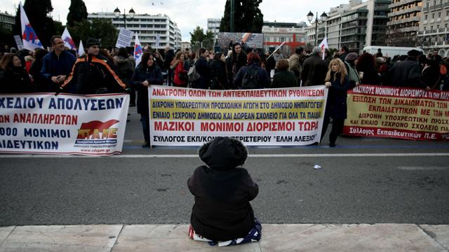 Lehrer und Schüler demonstrieren in Athen