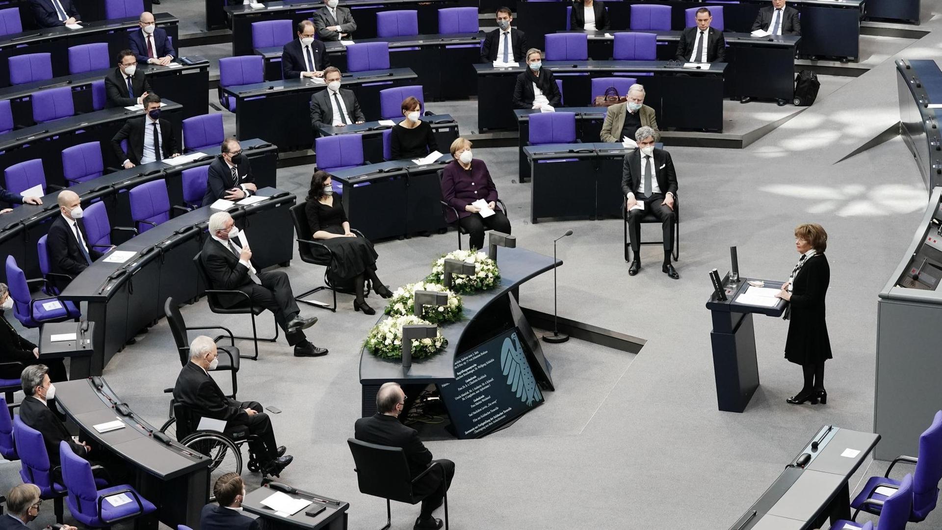 Der Bundestag in Berlin erinnert an die Opfer von dem Holocaust. Der Bundestag in Berlin erinnert an die Opfer von dem Holocaust.