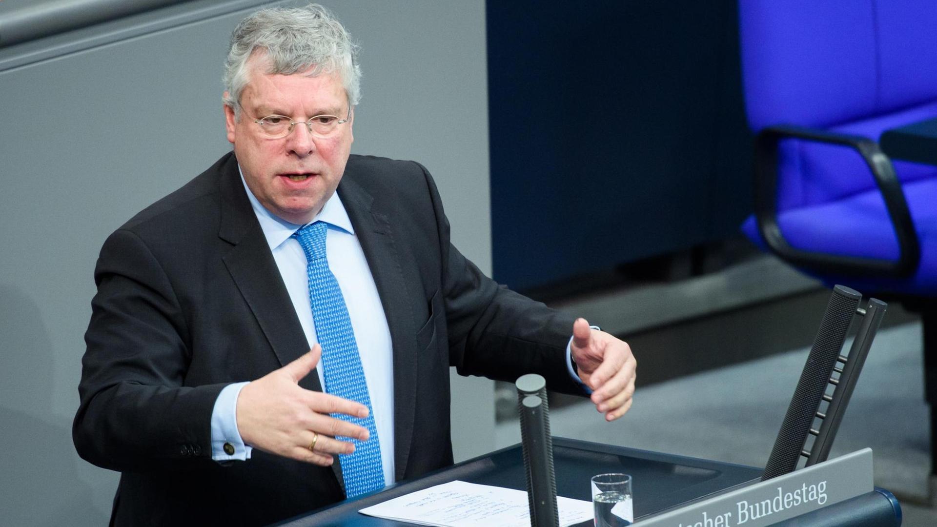 Jürgen Hardt, Außenpolitischer Sprecher der CDU-Bundestagsfraktion, spricht während einer Sitzung des Deutschen Bundestages