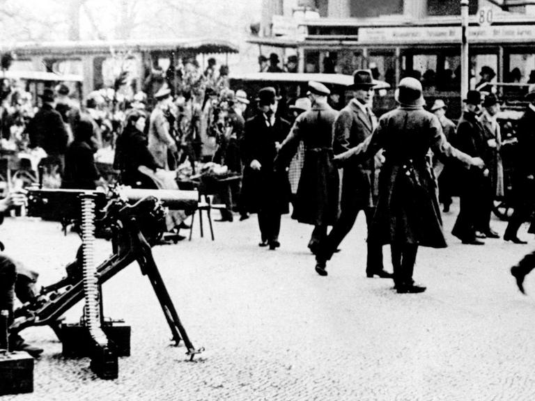 Blick auf den Potsdamer Platz während des Kapp-Putsch 1920.