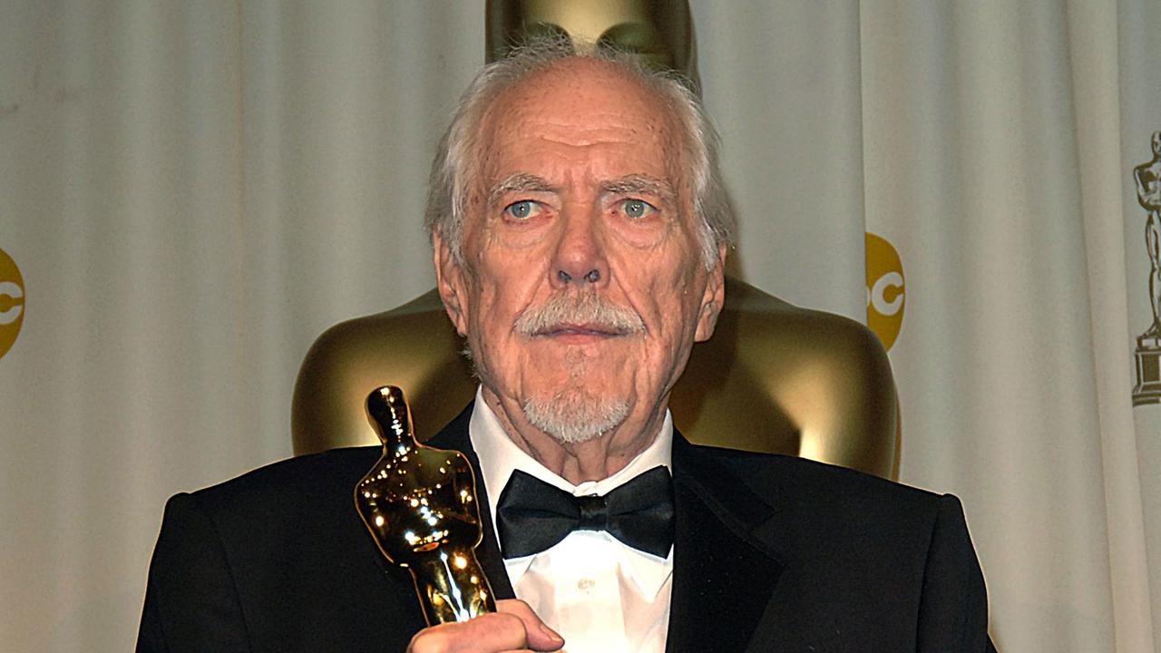 Robert Altman (1925–2006) bei der Entgegennahme des Ehren-Oscars für sein Lebenswerk 2006 Robert Altman (1925–2006) bei der Entgegennahme des Ehren-Oscars für sein Lebenswerk 2006