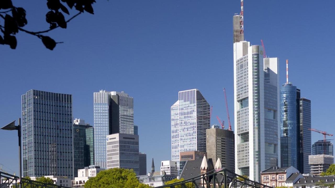 Blick auf die Skyline von Frankfurt Blick auf die Skyline von Frankfurt