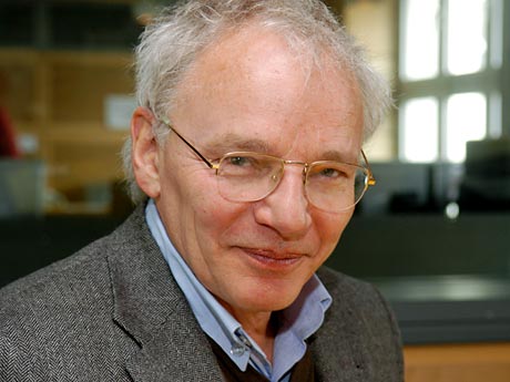 Der Historiker Götz Aly erzählt in seinem Buch "Prachtboot", wie es geraubt wurde. Der Historiker Götz Aly erzählt in seinem Buch "Prachtboot", wie es geraubt wurde.
