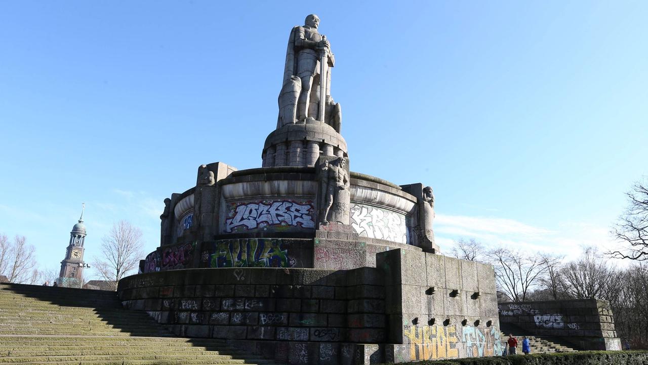 Denkmal für Reichkanzler Otto von Bismarck in Hamburg Denkmal für Reichkanzler Otto von Bismarck in Hamburg
