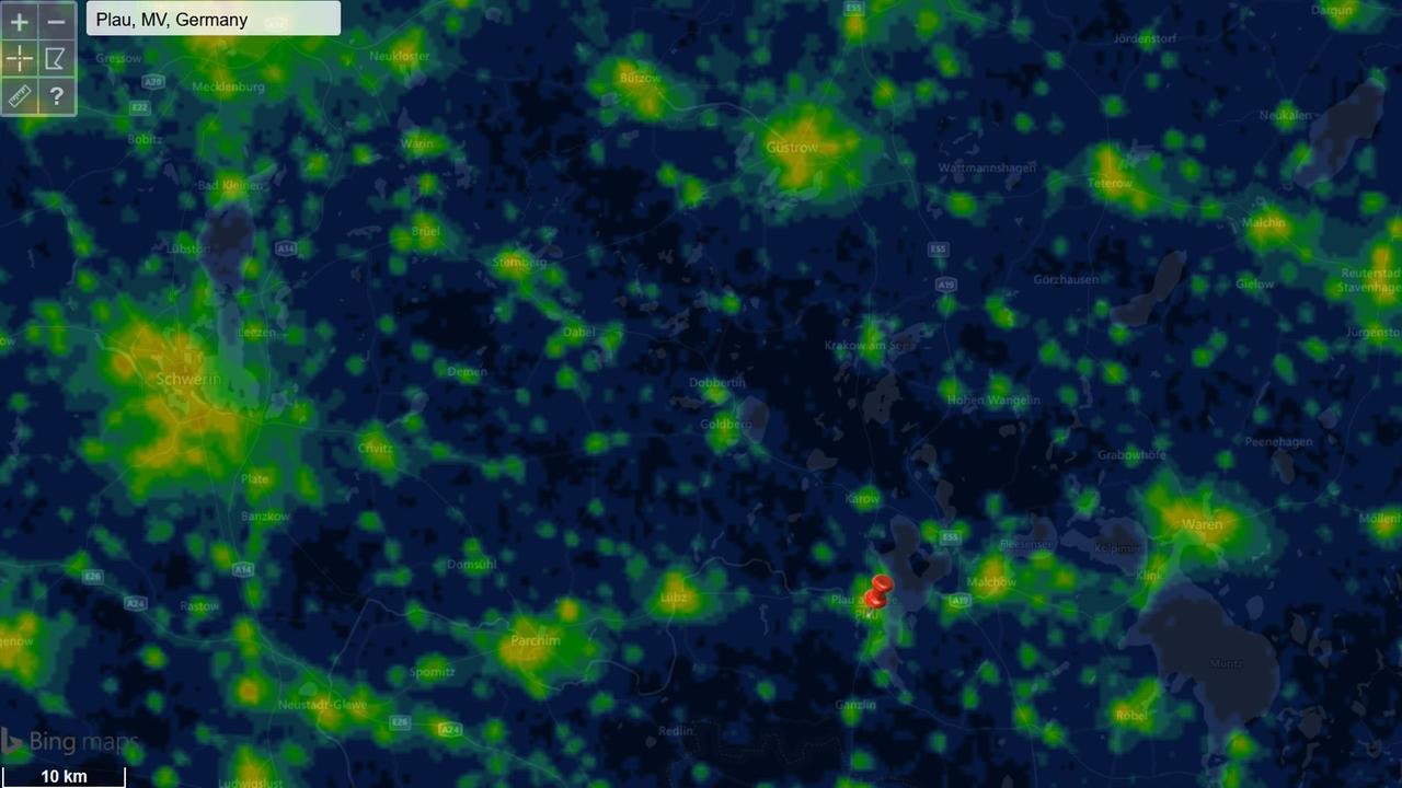 Plau, Waren und Güstrow sind hell – aber dazwischen ist es wunderbar dunkel, wie diese Karte aufgrund von Satellitenmessungen zeigt Plau, Waren und Güstrow sind hell – aber dazwischen ist es wunderbar dunkel, wie diese Karte aufgrund von Satellitenmessungen zeigt