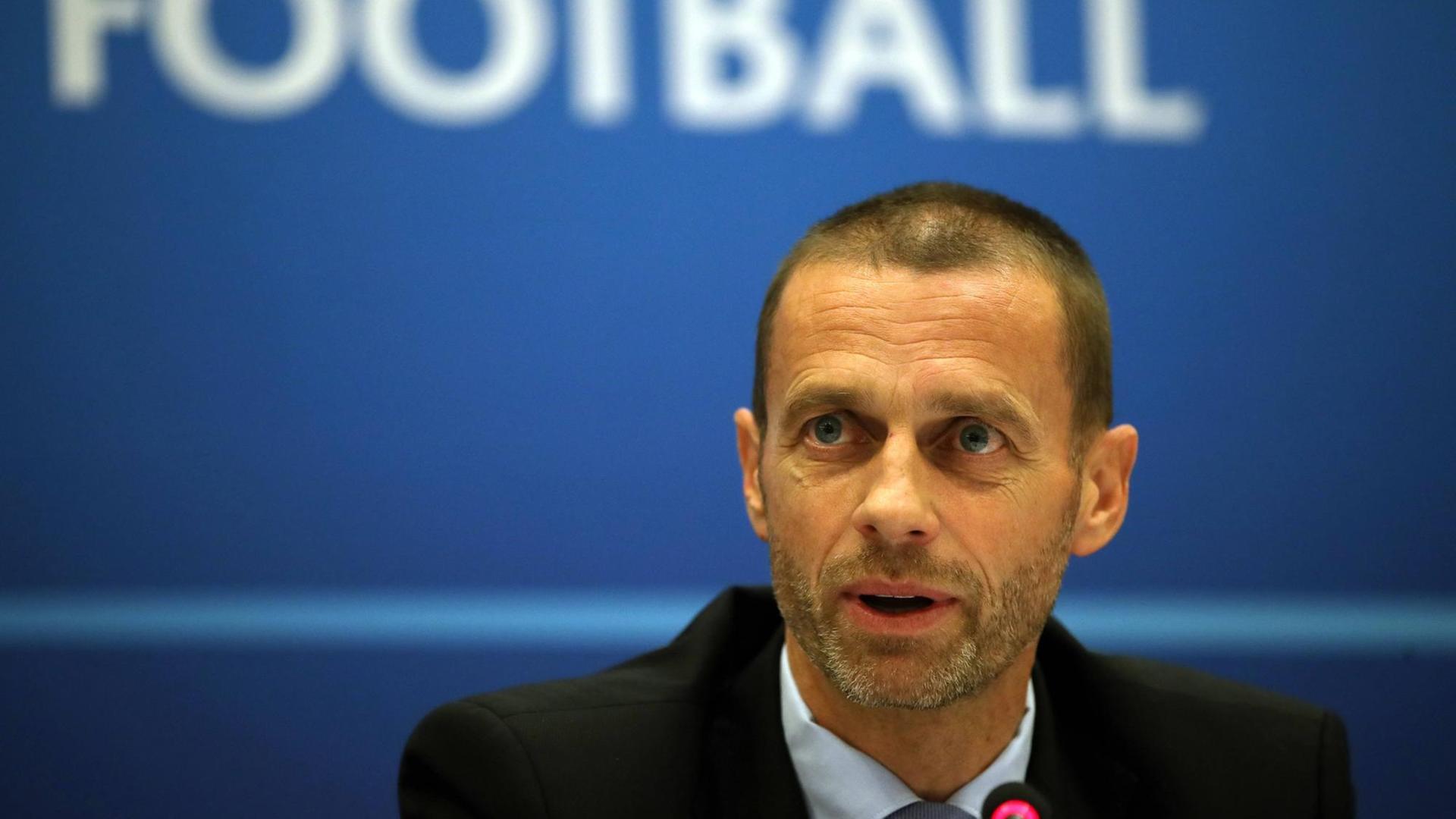 Aleksander Ceferin bei einer Pressekonferenz Aleksander Ceferin bei einer Pressekonferenz