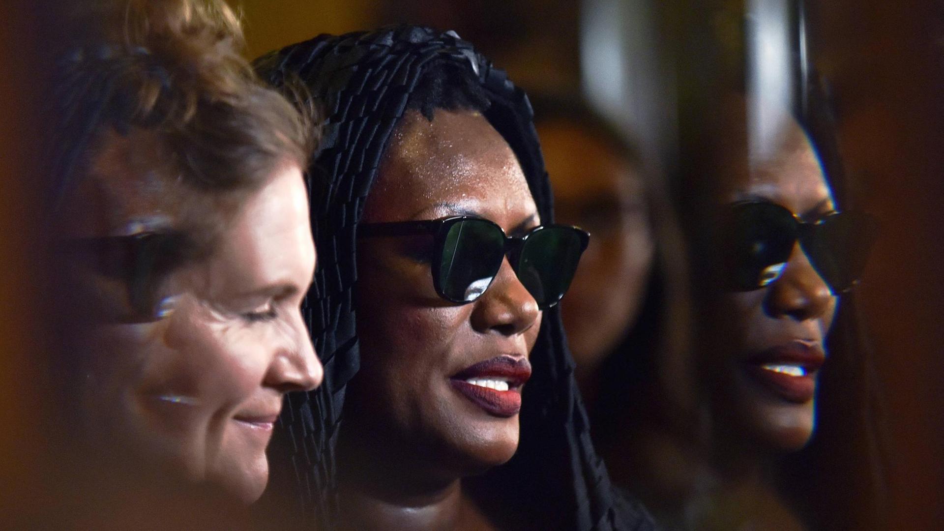Sophie Fiennes und Grace Jones bei der Filmpremiere von "Bloodlight And Bami" in Toronto Sophie Fiennes und Grace Jones bei der Filmpremiere von "Bloodlight And Bami" in Toronto
