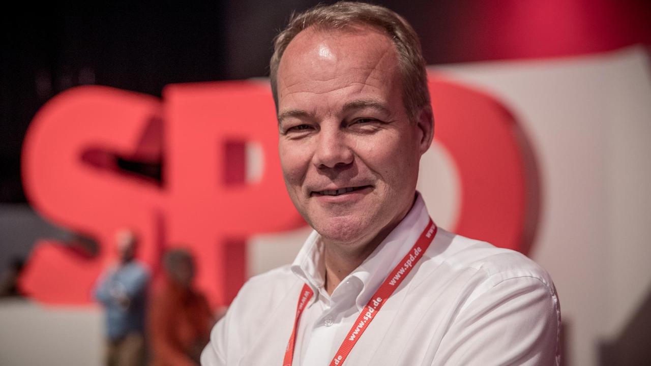 Der SPD-Linke Matthias Miersch am 9.12.2017 beim Bundesparteitag in Berlin. Der SPD-Linke Matthias Miersch am 9.12.2017 beim Bundesparteitag in Berlin.