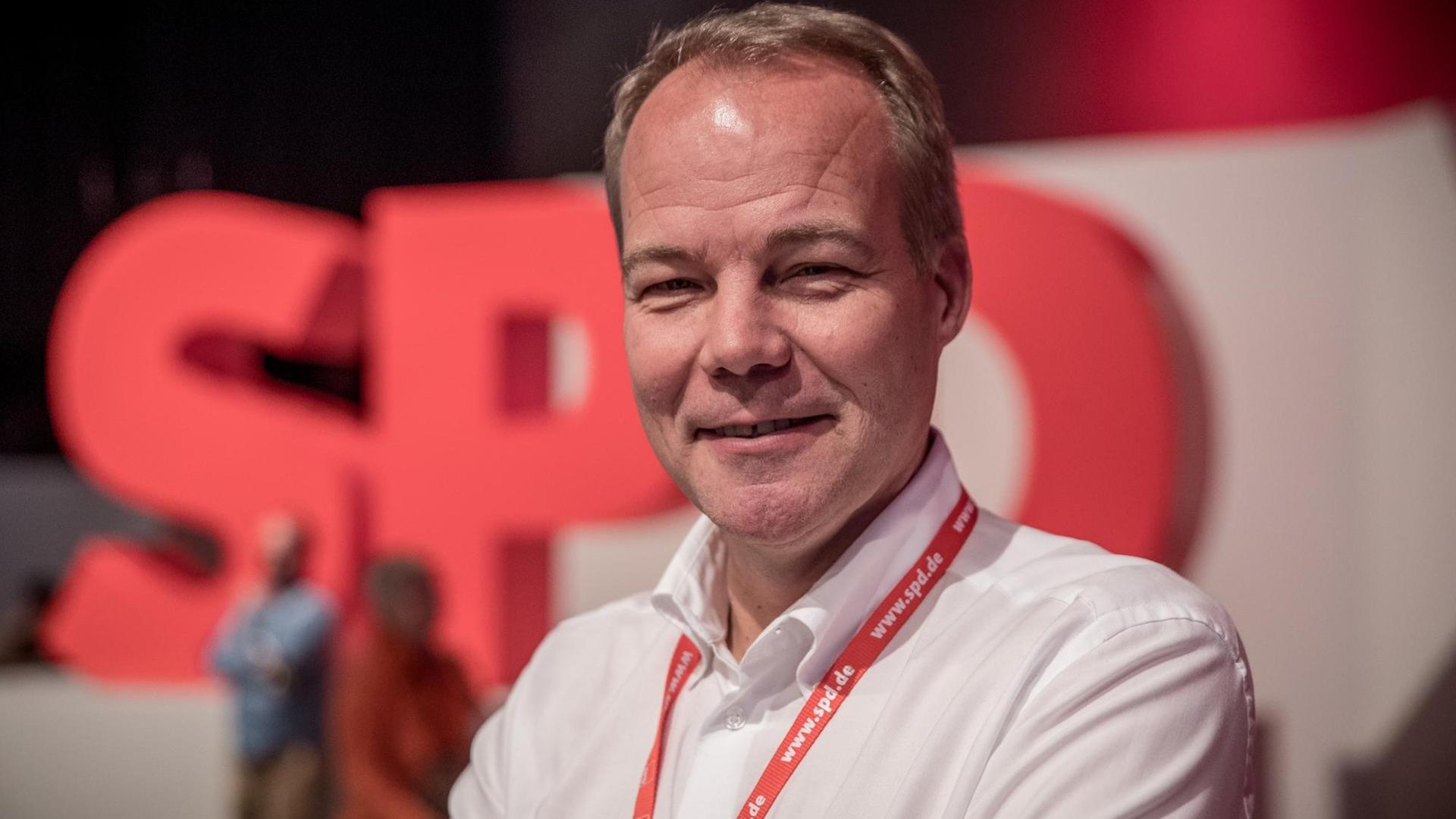 Der SPD-Linke Matthias Miersch am 9.12.2017 beim Bundesparteitag in Berlin. Der SPD-Linke Matthias Miersch am 9.12.2017 beim Bundesparteitag in Berlin.