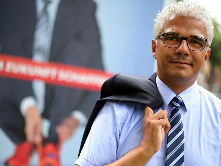 Der Bonner CDU-Politiker Ashok-Alexander Sridharan ist erster Oberbürgermeister mit Migrationshintergrund.
