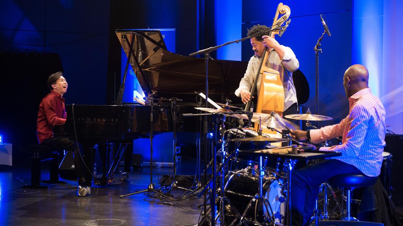 Makoto Ozone Trio beim Jazzfest Bonn Makoto Ozone Trio beim Jazzfest Bonn
