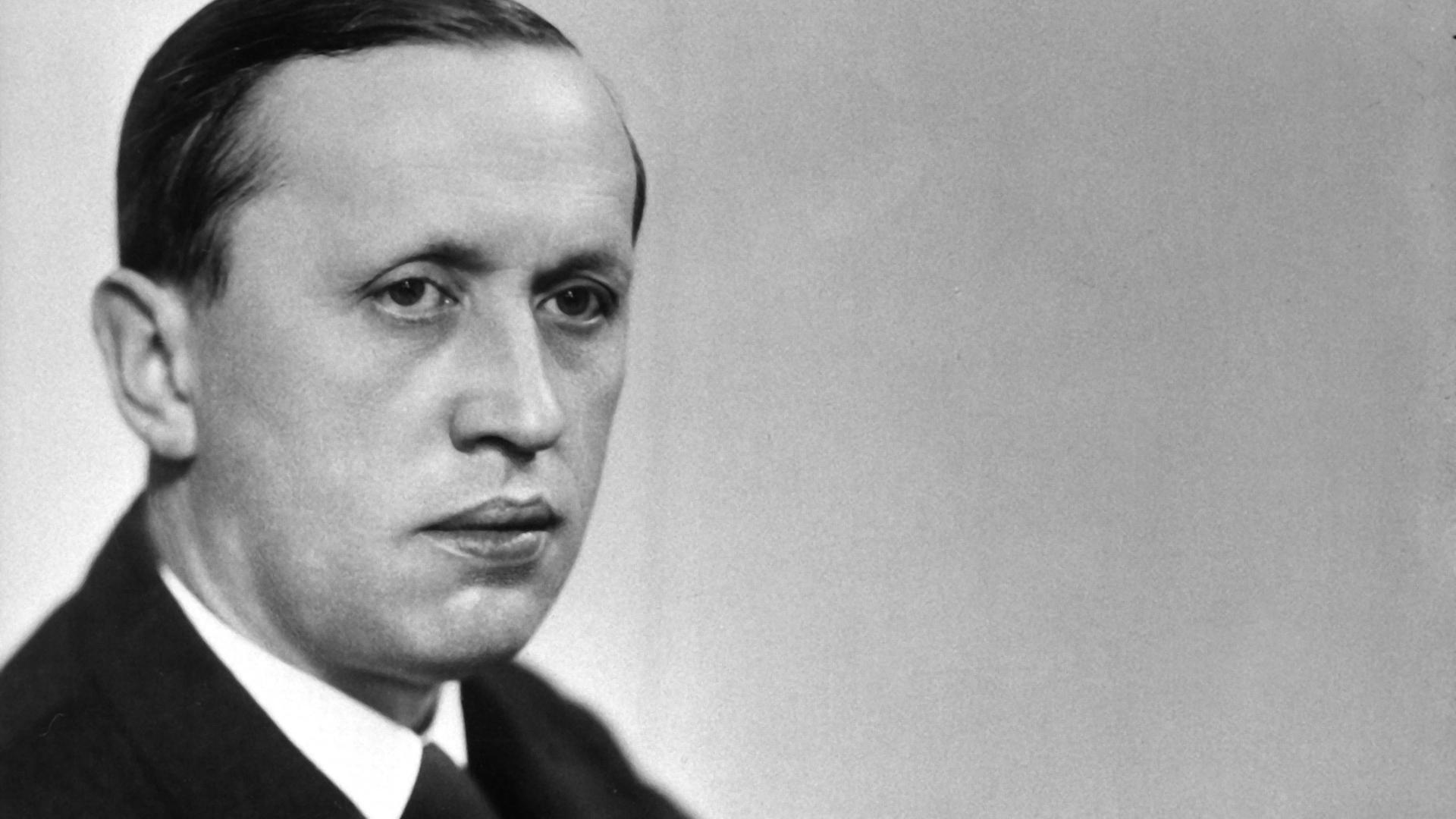Undatiertes Foto des tschechischen Schriftstellers Karel Čapek. Undatiertes Foto des tschechischen Schriftstellers Karel Čapek.