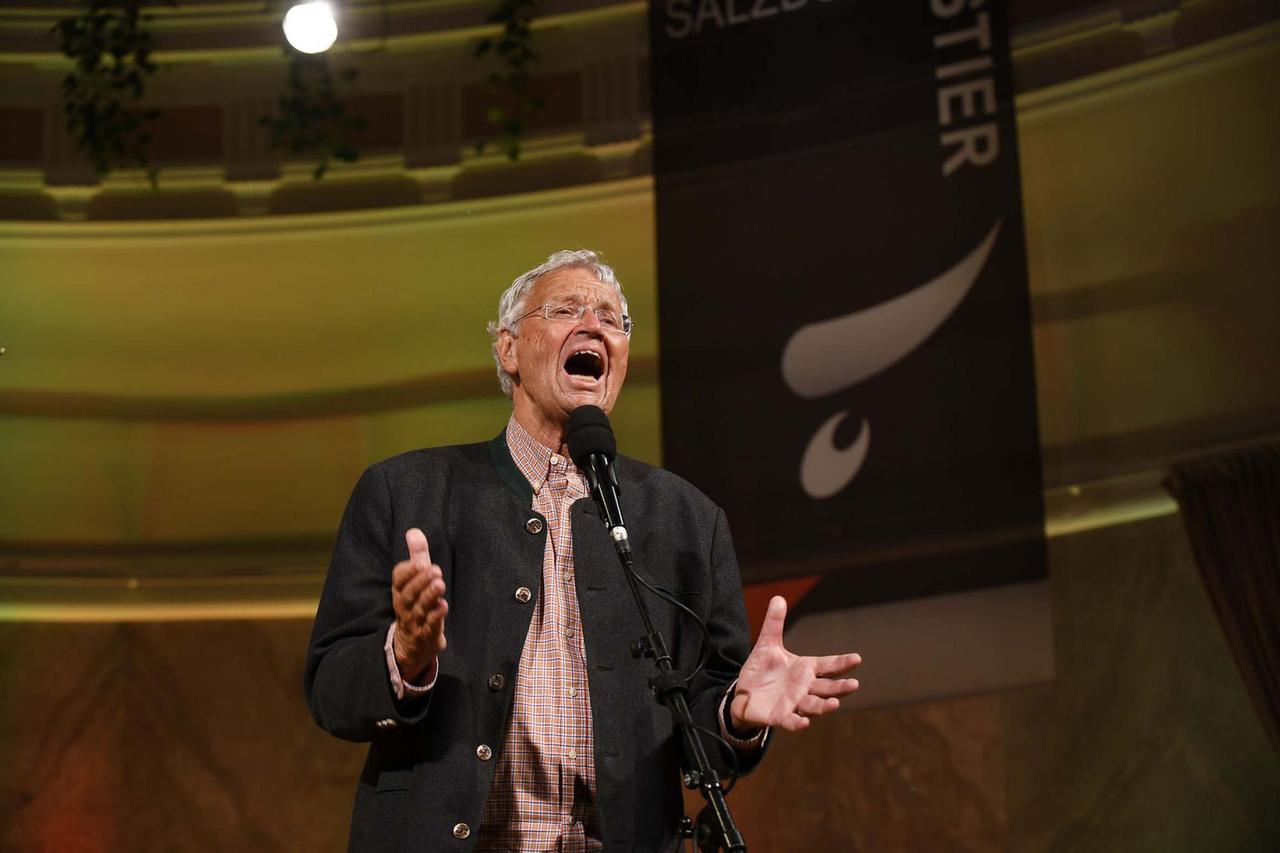 Gerhard Polt beim Eröffnungsabend des Salzburger Stiers 2019 im Kurhaus Meran Gerhard Polt beim Eröffnungsabend des Salzburger Stiers 2019 im Kurhaus Meran