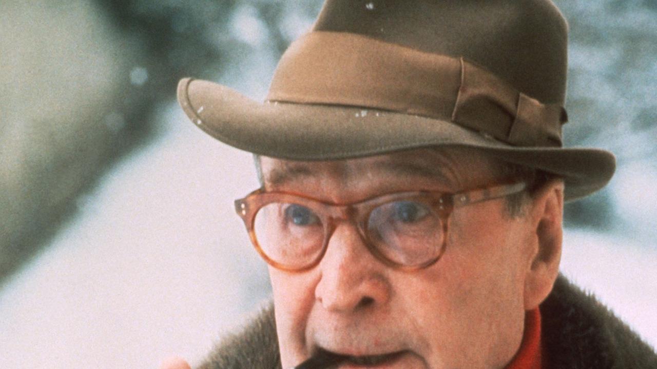 Der belgische Schriftsteller Georges Simenon, Autor unzähliger Romane und Schöpfer des "Kommissar Maigret", aufgenommen im Dezember 1981. Simenon wurde am 13. Februar 1903 in Lüttich geboren und starb am 4. September 1989 in Lausanne. Der belgische Schriftsteller Georges Simenon, Autor unzähliger Romane und Schöpfer des "Kommissar Maigret", aufgenommen im Dezember 1981. Simenon wurde am 13. Februar 1903 in Lüttich geboren und starb am 4. September 1989 in Lausanne.