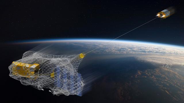 Womöglich wird in Zukunft Weltraummüll mit einem Netz eingefangen und zum Absturz gebracht