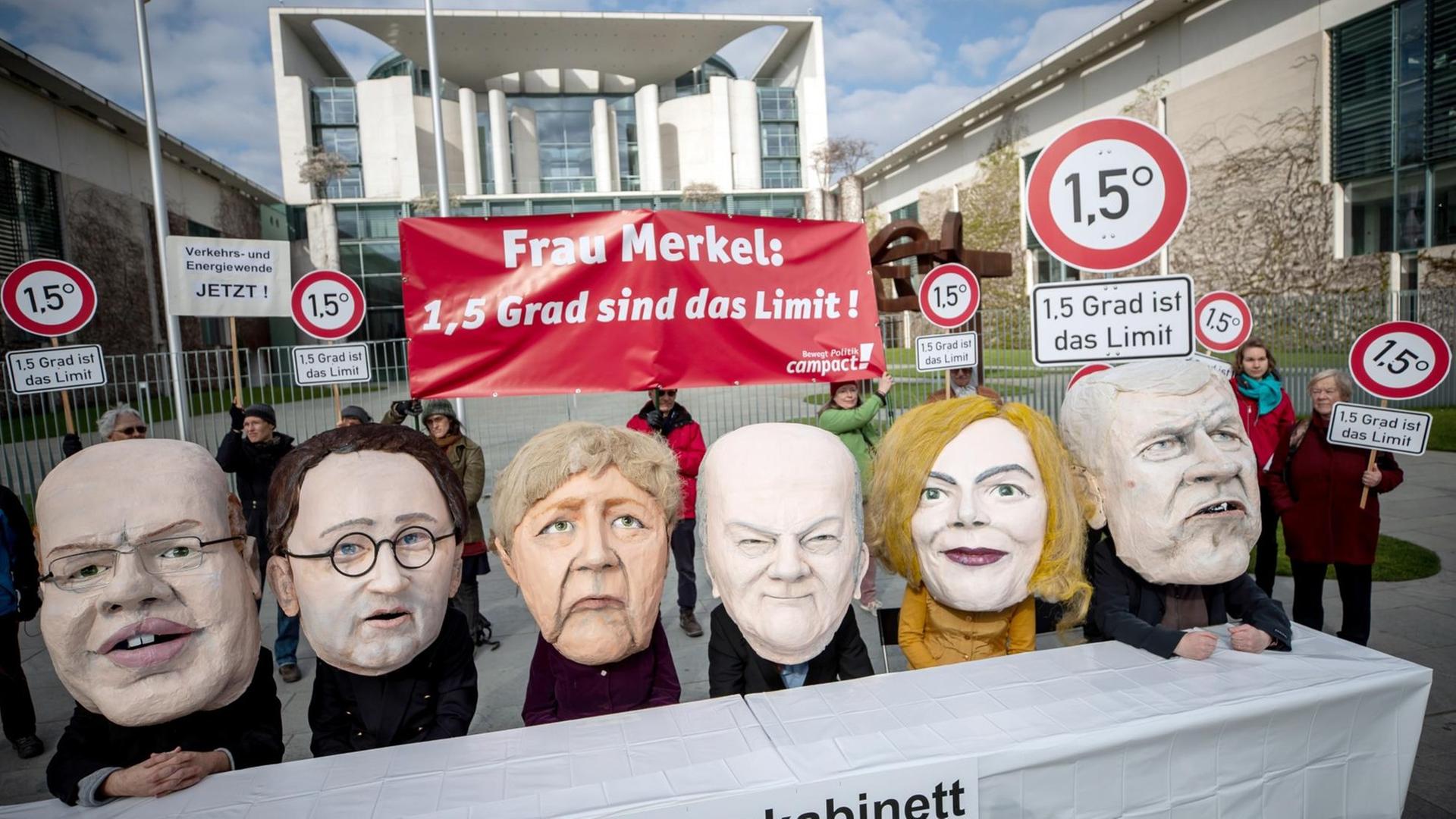 Protestaktion zum Klimaschutz vor dem Bundeskanzleramt Protestaktion zum Klimaschutz vor dem Bundeskanzleramt