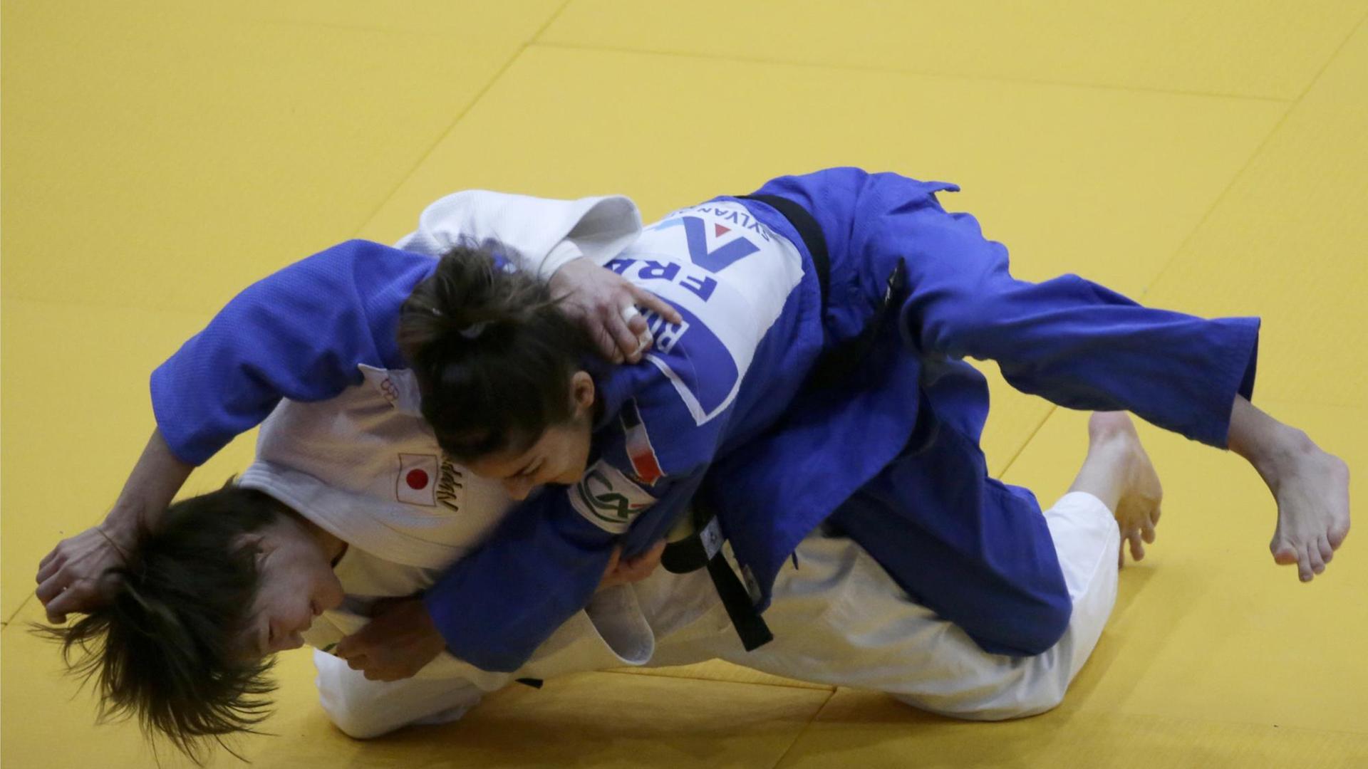 Judo lebt von engem Körperkontakt Judo lebt von engem Körperkontakt