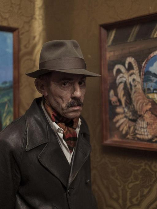 Szenenbild aus dem italienischen Wettbewerbsfilm "Volevo nascondermi" des Regisseurs Giorgio Diritti bei der Berlinale 2020 mit dem Schauspieler Elio Germano in der Rolle des Malers Antonio Ligabue.