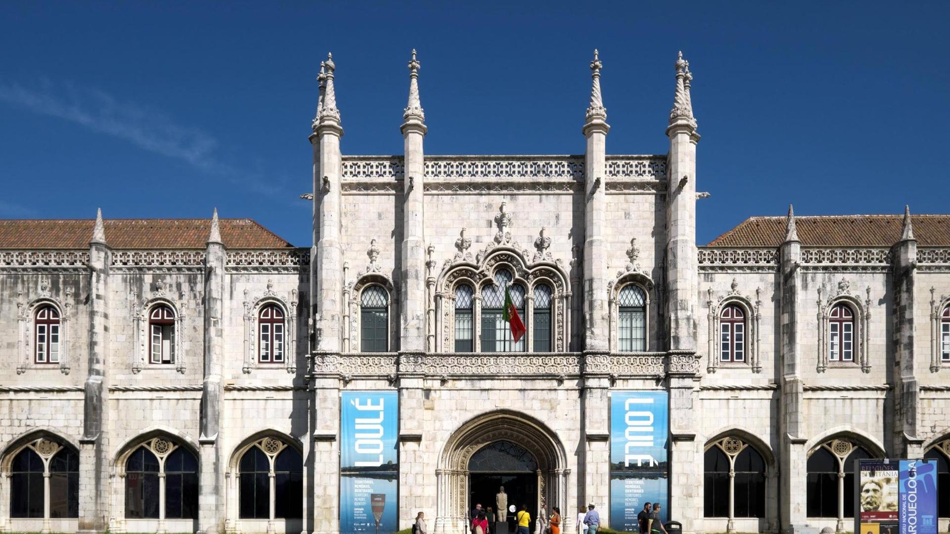 Die Außenansicht des Hieronymiten-Kloster in Lissabon, Portugal, UNESCO Weltkulturerbe Die Außenansicht des Hieronymiten-Kloster in Lissabon, Portugal, UNESCO Weltkulturerbe