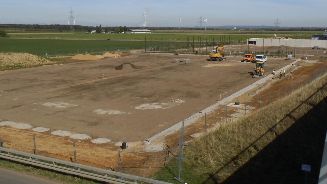 In Neu Morschenich entsteht ein neuer Fußballplatz In Neu Morschenich entsteht ein neuer Fußballplatz
