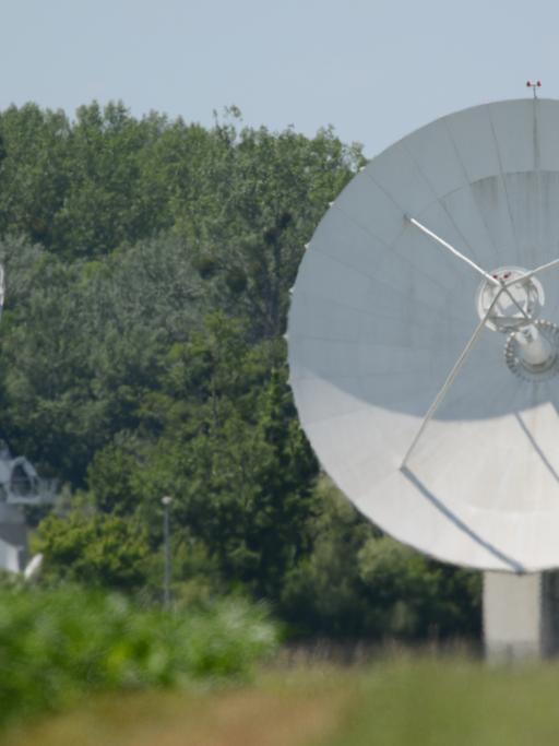 Satellitenschüsseln des Ionosphäreninstituts des Bundesnachrichtendienstens (BND) bei Rheinhausen (Baden-Württemberg)