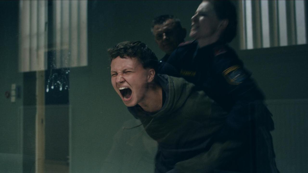 Samira (Luna Jordan) schreit ihre Wut heraus. Samira (Luna Jordan) schreit ihre Wut heraus.
