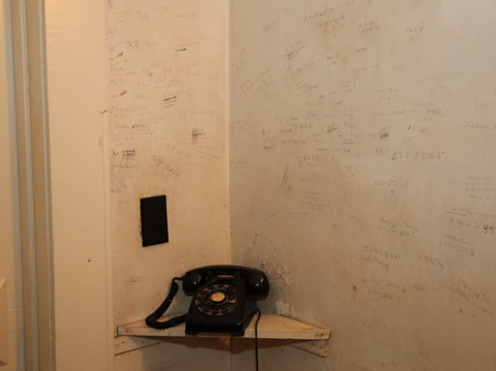 NUR SONNTAGSSPAZIERGANG: Die "Telefonzentrale" im Faulkner-Haus
