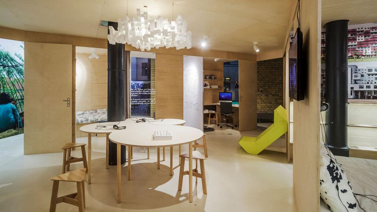 Ausstellungsansicht, "Willst du wirklich wohnen wie deine Mutter?" im Architekturforum Berlin, PPAG architects, 2017 Ausstellungsansicht, "Willst du wirklich wohnen wie deine Mutter?" im Architekturforum Berlin, PPAG architects, 2017