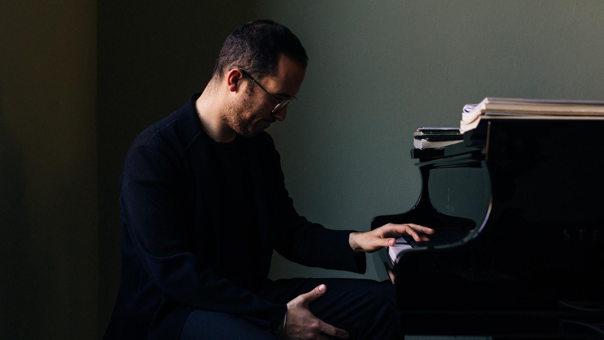 Igor Levit am Klavier. Igor Levit am Klavier.
