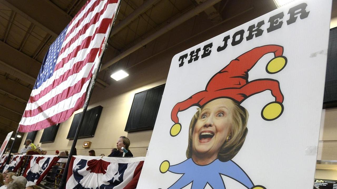 Clinton in einer Foto-Montage als Joker Clinton in einer Foto-Montage als Joker