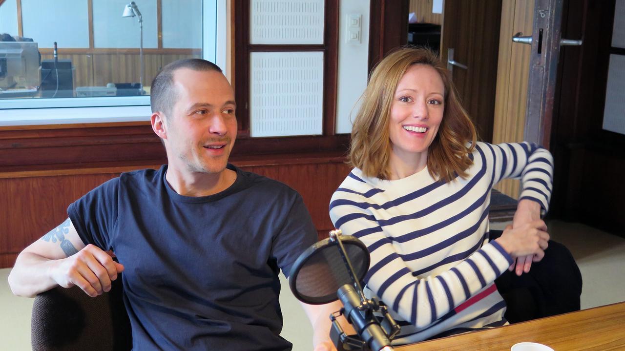 Das Schauspielerpaar Barnaby Metschurat (l.) und Lavinia Wilson im Studio von Deutschlandradio Kultur Das Schauspielerpaar Barnaby Metschurat (l.) und Lavinia Wilson im Studio von Deutschlandradio Kultur