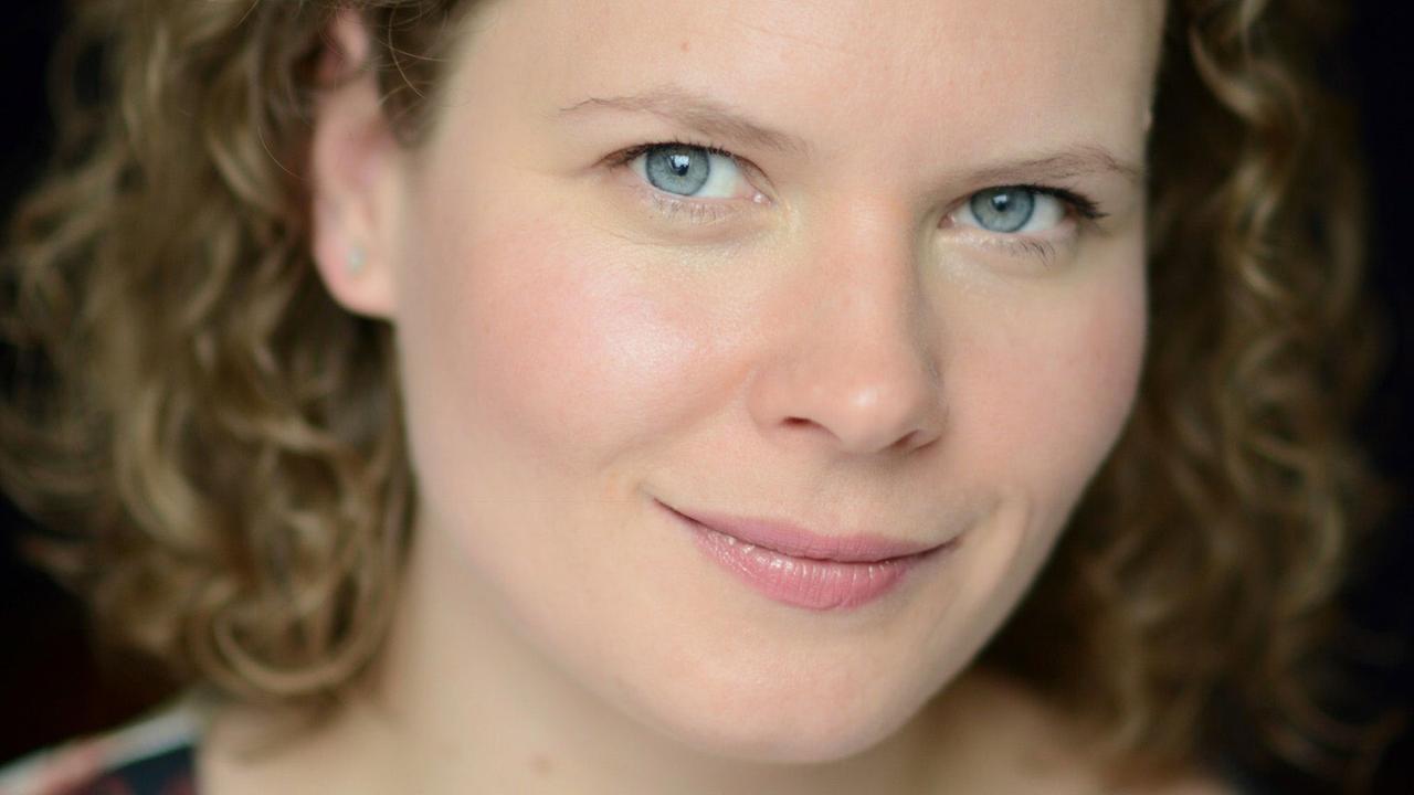 Anne Meinzenbach, Leiterin des Hauses der Weimarer Republik Anne Meinzenbach, Leiterin des Hauses der Weimarer Republik