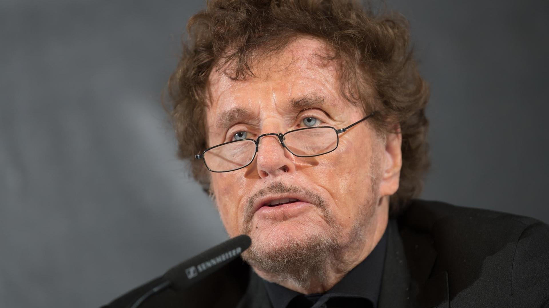 Das Foto zeigt Dieter Wedel. Das Foto zeigt Dieter Wedel.