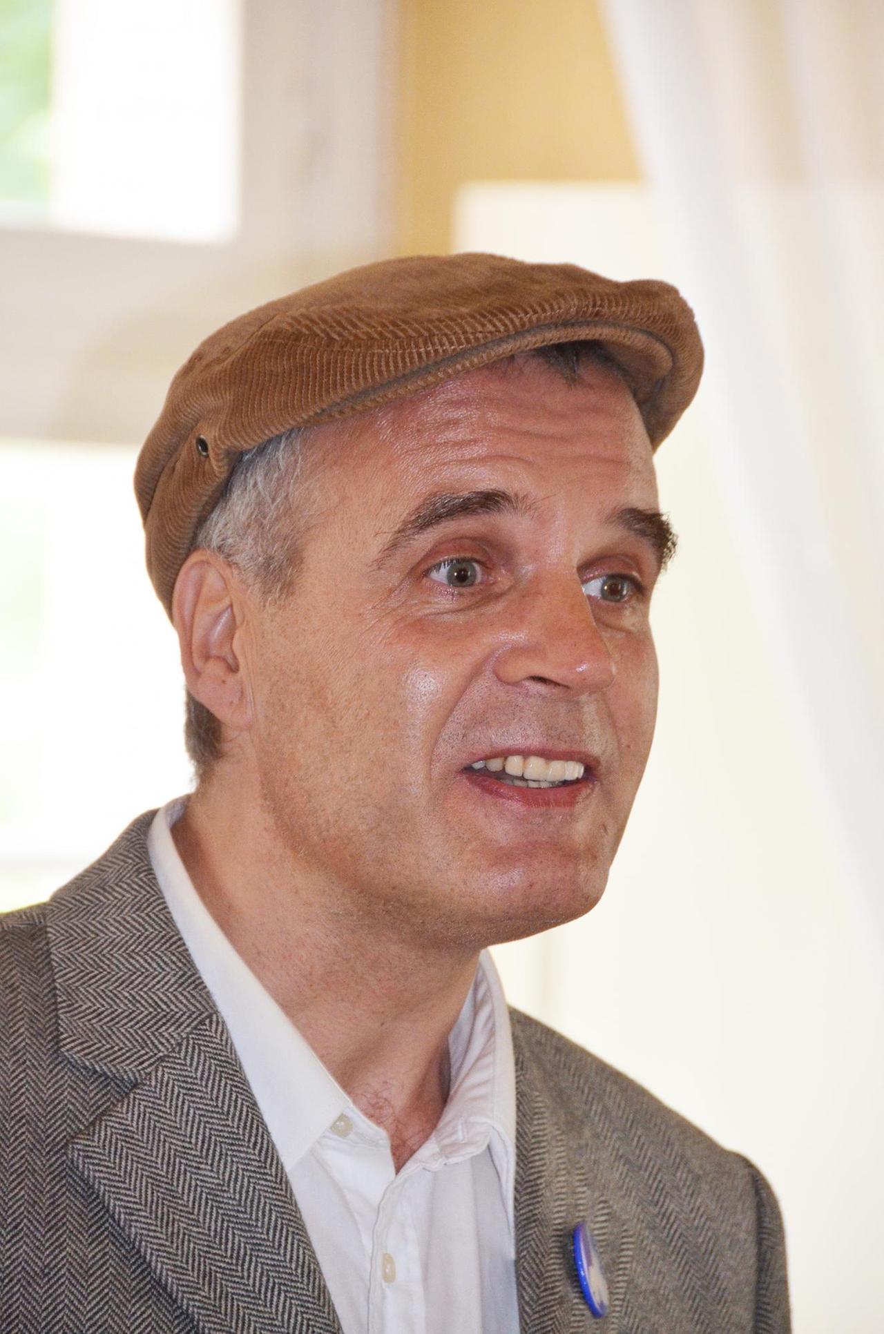 Der Publizist und Friedensaktivist Peter Bürger engagiert sich bei "Pax Christi". Der Publizist und Friedensaktivist Peter Bürger engagiert sich bei "Pax Christi".