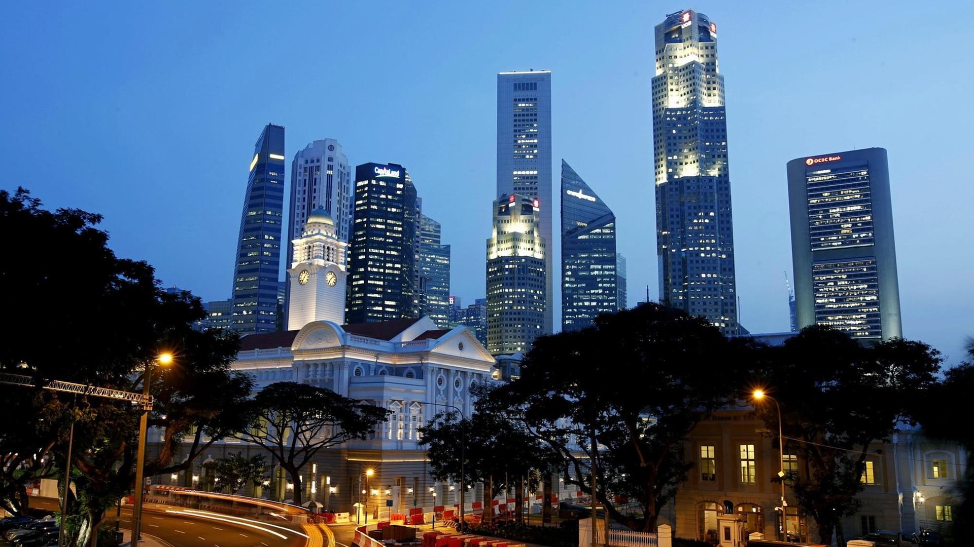 Singapurs Skyline bei Nacht Singapurs Skyline bei Nacht