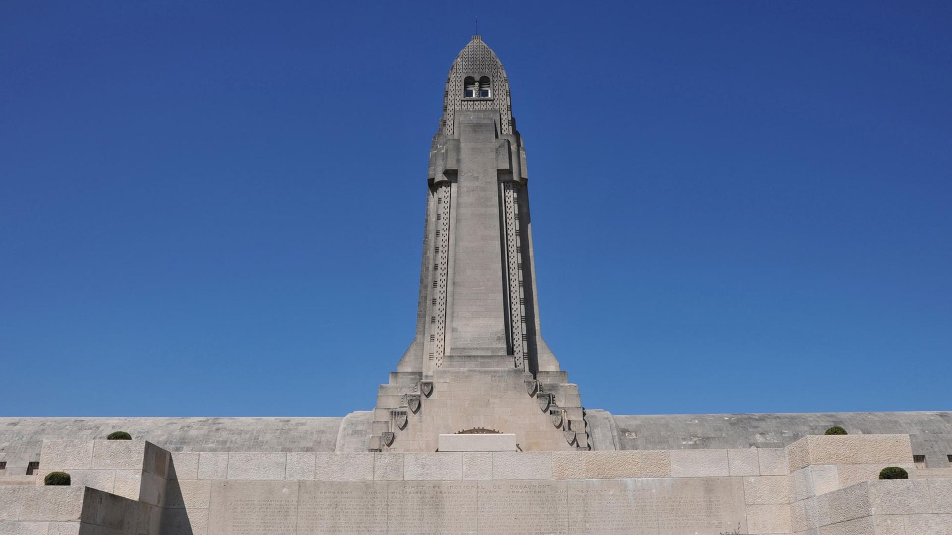 Die Gedenkstätte in Verdun-Douaumont Die Gedenkstätte in Verdun-Douaumont