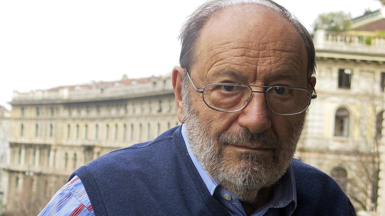 Der italienische Philosoph und Autor Umberto Eco. Der italienische Philosoph und Autor Umberto Eco.
