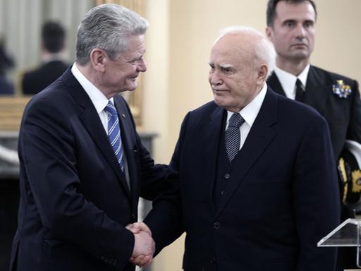 Bundespräsident Joachim Gauck und der griechische Präsidenten Karolos Papoulias