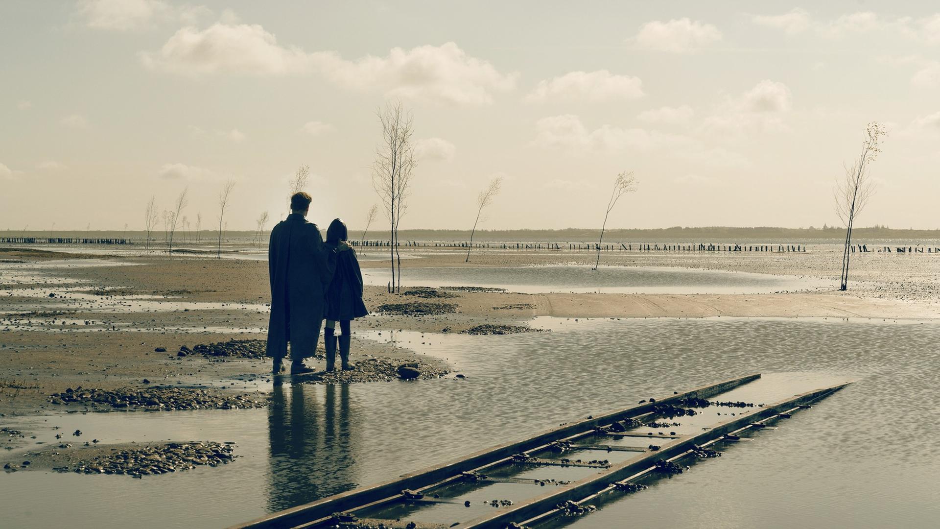 Filmszene aus "Deutschstunde" von Christian Schwochow mit Ulrich Nöthen und Levi Eisenblätter Filmszene aus "Deutschstunde" von Christian Schwochow mit Ulrich Nöthen und Levi Eisenblätter