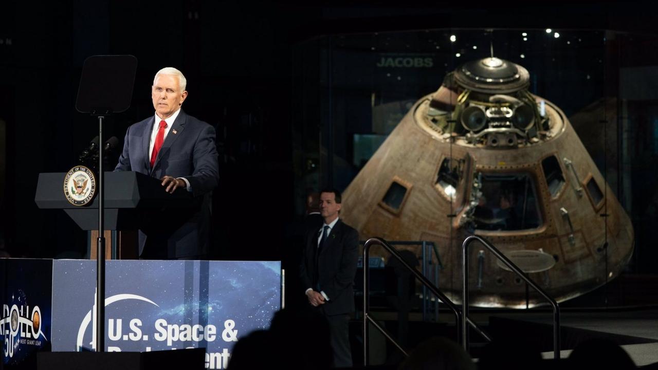 Große Pläne für den Mond: US-Vizepräsident Mike Pence Große Pläne für den Mond: US-Vizepräsident Mike Pence