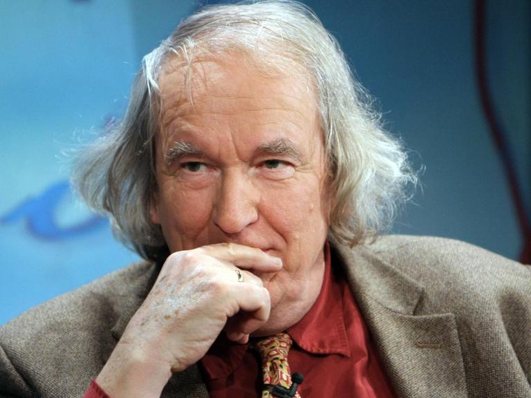 Der Literaturwissenschaftler Dieter Borchmeyer bei einer Martin-Walser-Lesung 2008