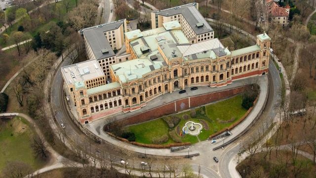 Der bayerische Landtag in der bayerischen Landeshauptstadt München (Bayern)