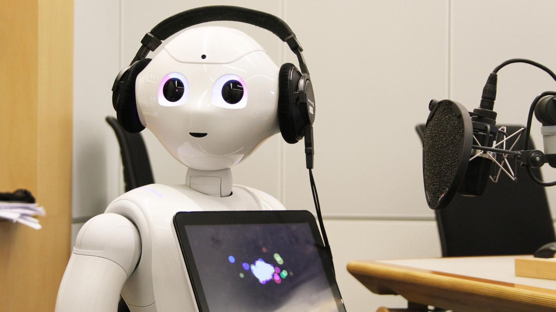 Roboter Pepper im Dlf-Studio Roboter Pepper im Dlf-Studio