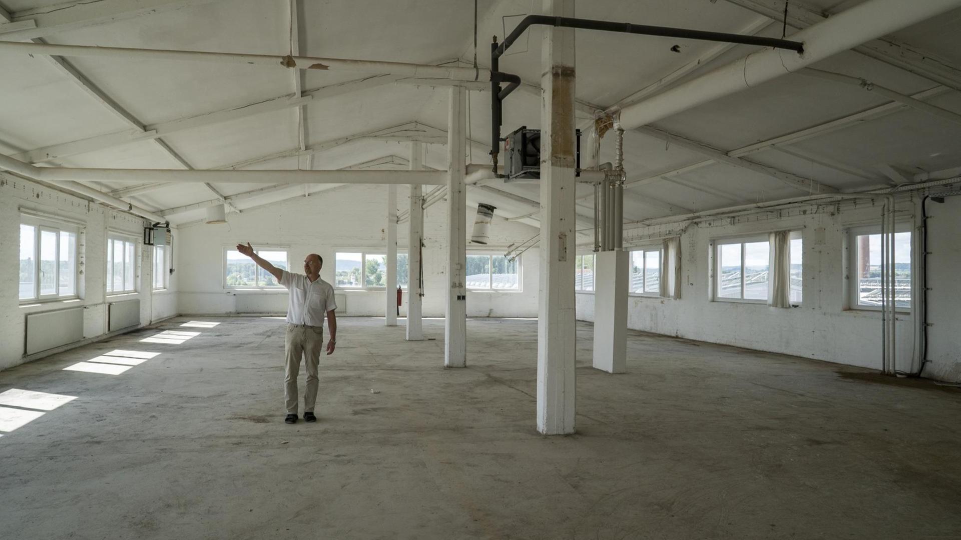 Das Foto zeigte Fabrikräume im Umbau: Umbau der Alten Möbelfabrik Steinheim zu einem Start-Up-Zentrum für Unternehmen der Gemeinwohlökonomie. Das Foto zeigte Fabrikräume im Umbau: Umbau der Alten Möbelfabrik Steinheim zu einem Start-Up-Zentrum für Unternehmen der Gemeinwohlökonomie.