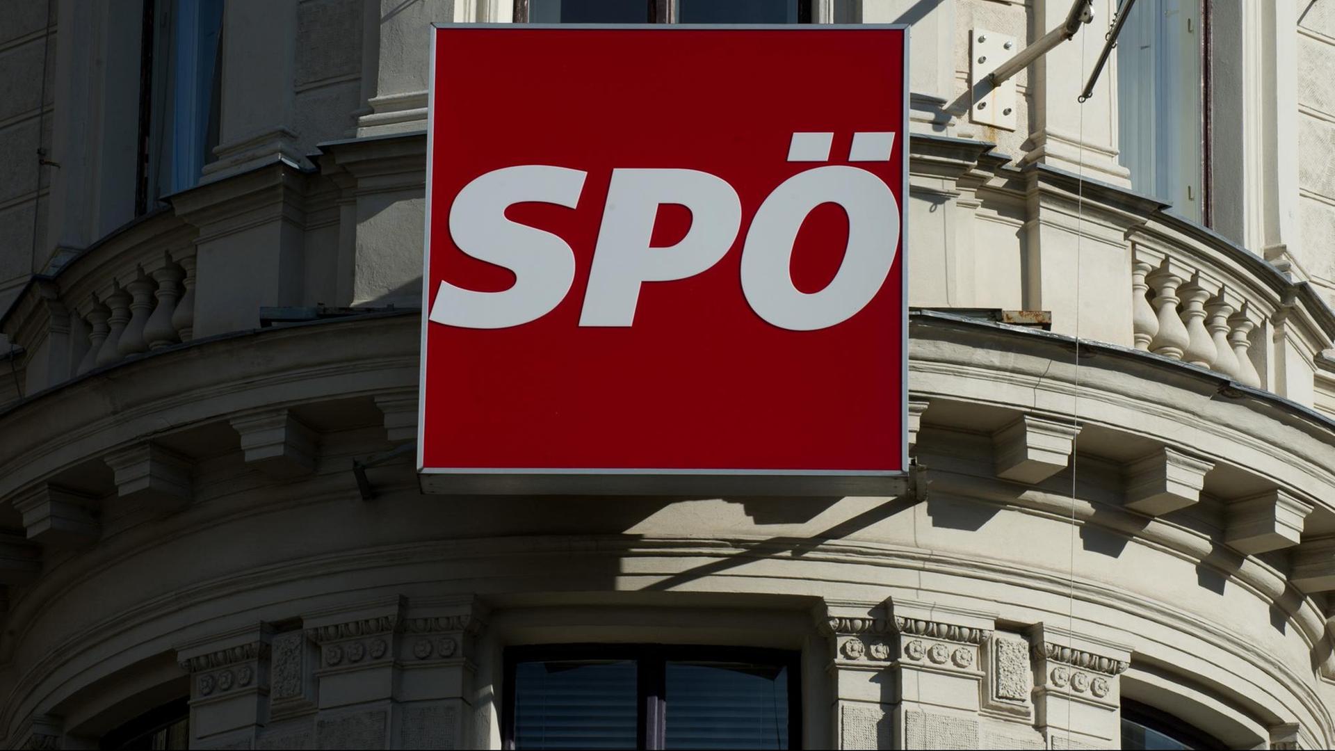 Die Bundesgeschäftsstelle der Sozialdemokratischen Partei Österreichs mit dem Logo SPÖ. Die Bundesgeschäftsstelle der Sozialdemokratischen Partei Österreichs mit dem Logo SPÖ.