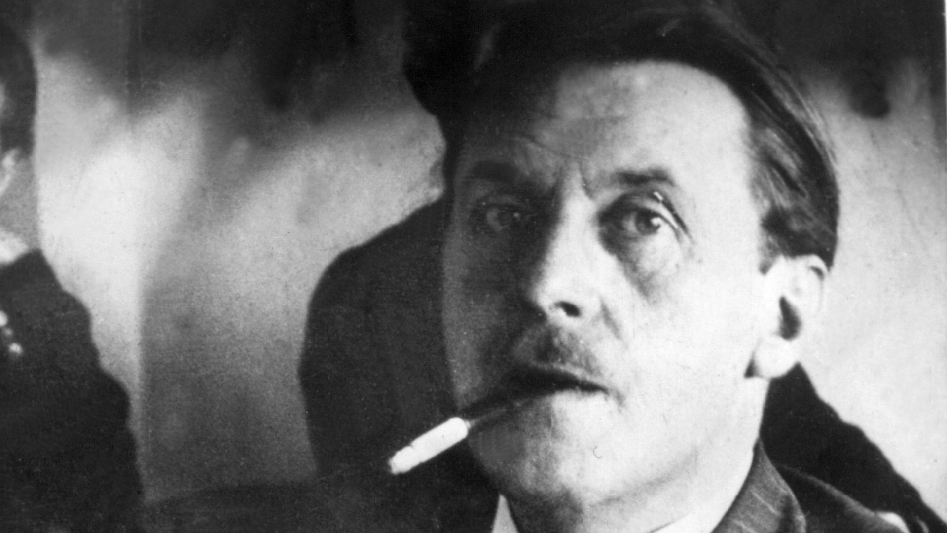 Der Journalist und Schriftsteller Bernard von Brentano (1901−1964) in einer undatierten Aufnahme Der Journalist und Schriftsteller Bernard von Brentano (1901−1964) in einer undatierten Aufnahme