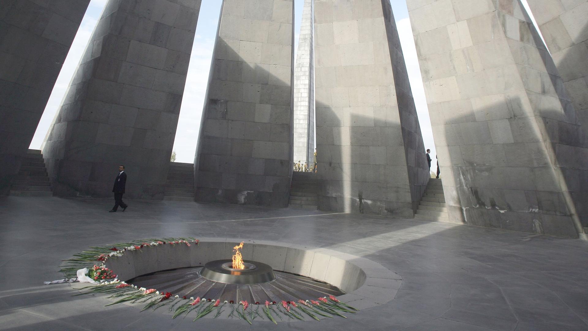 Gedenkstätte an den Völkermord an den Armeniern in Jerewan, Hauptstadt von Armenien Gedenkstätte an den Völkermord an den Armeniern in Jerewan, Hauptstadt von Armenien