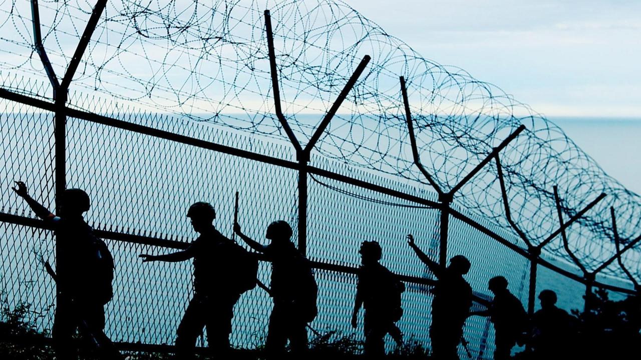 Südkoreanische Soldaten patrouillieren an der Grenze zu Nordkorea, am 26. August 2015. Südkoreanische Soldaten patrouillieren an der Grenze zu Nordkorea, am 26. August 2015.
