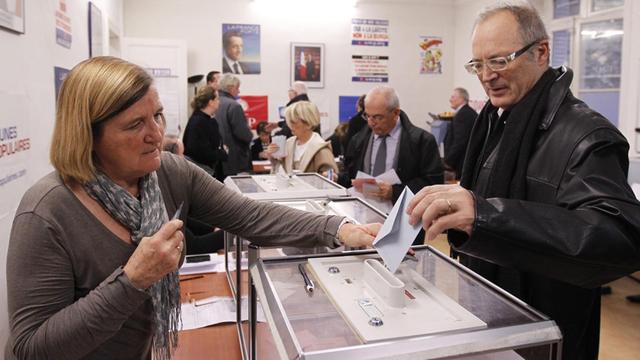 Wähler bei der Parlamentswahl in Frankreich im Jahr 2012.