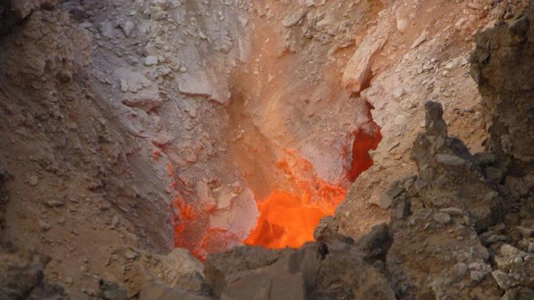 Der Boden glüht in der Region Jharia durch brennende Kohleflöze.